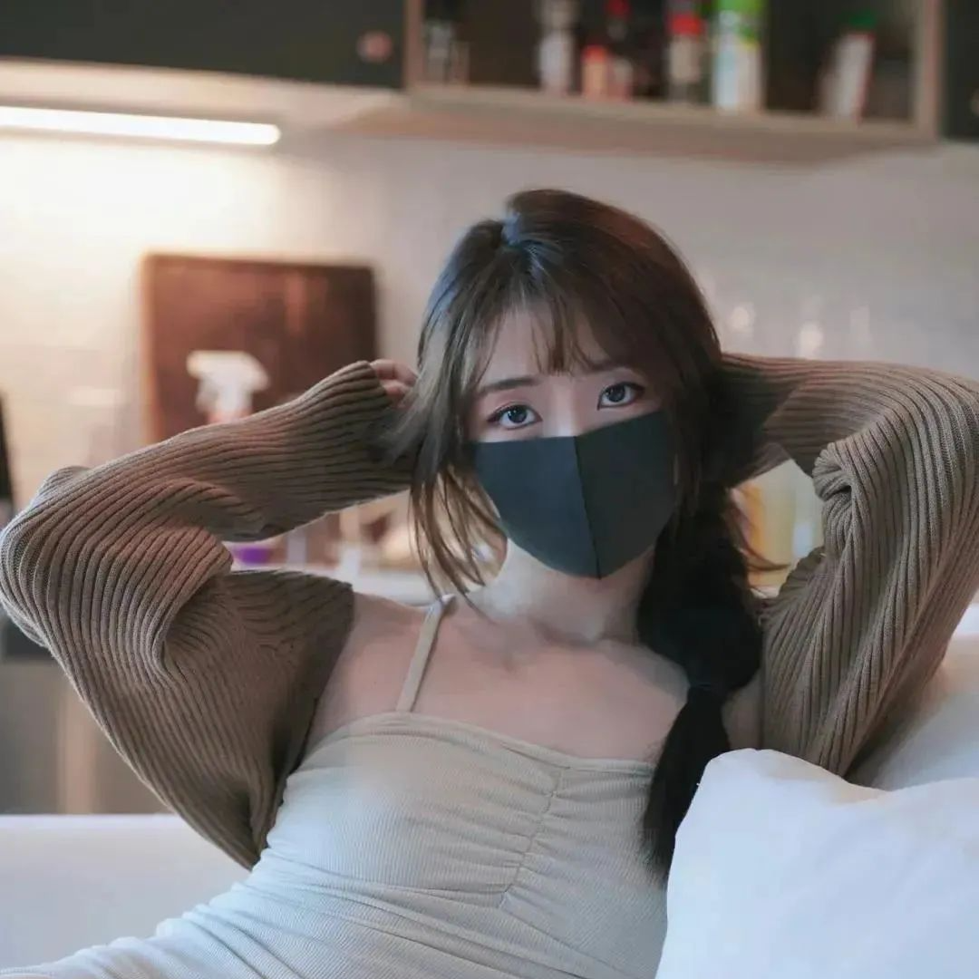 玩偶姐姐露脸了??